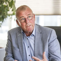 Wim van Esch Gemeentesecretaris Goeree Overflakkee portret